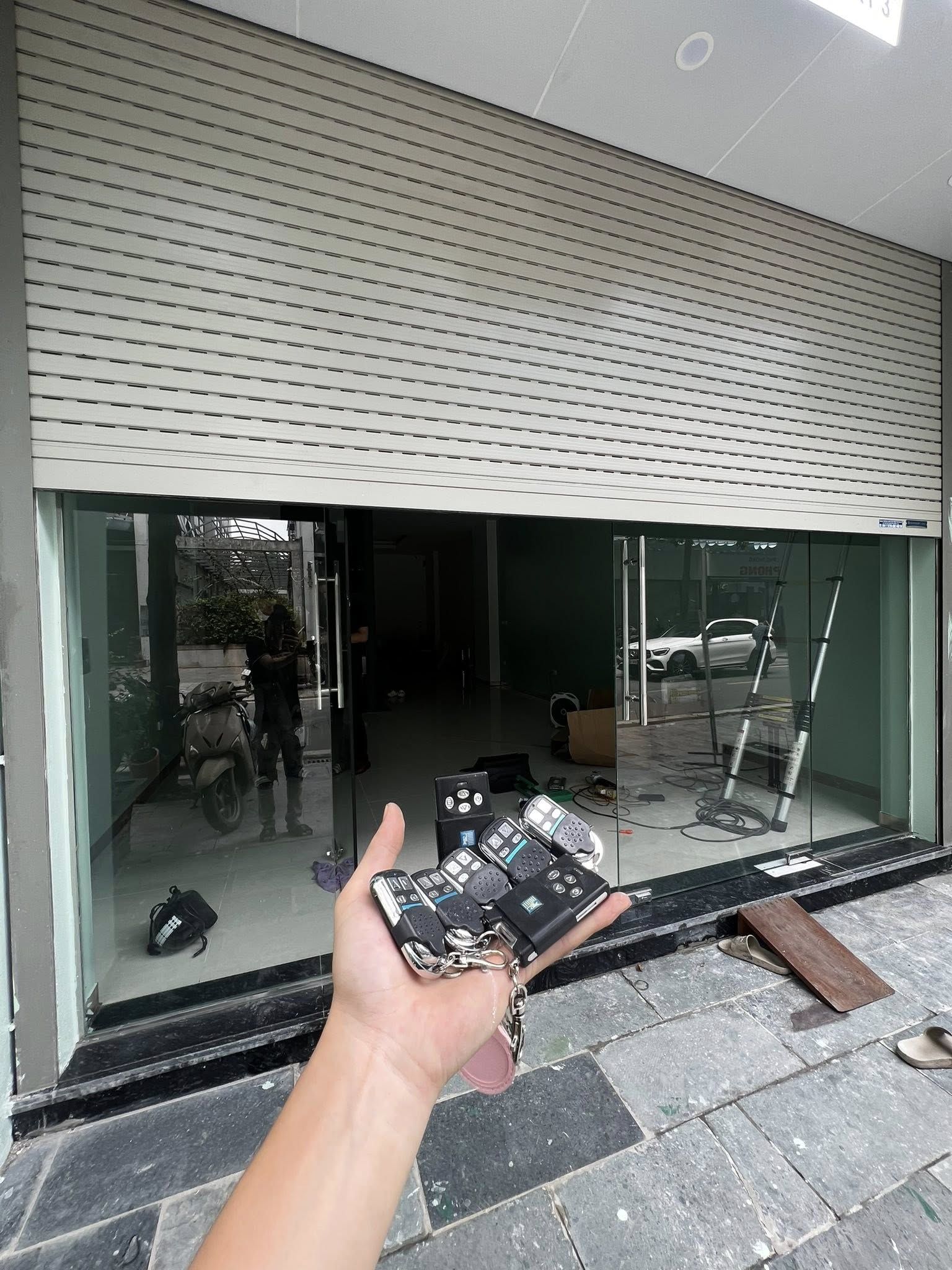 Dịch vụ sửa khóa cửa cuốn, làm remote cửa cuốn tại Hải Dương